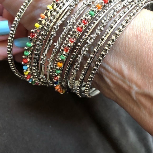Silver and‎ beaded bangles - Picture 2 of 3